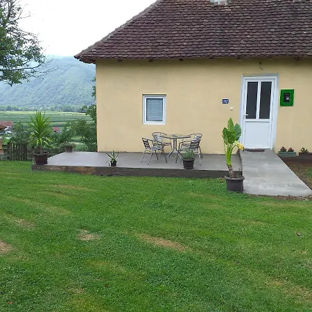 породично газдинство вучићевић Porodicno Gazdinstvo Vucicevic アパート