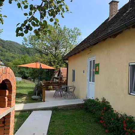 породично газдинство вучићевић Porodicno Gazdinstvo Vucicevic Bacevci