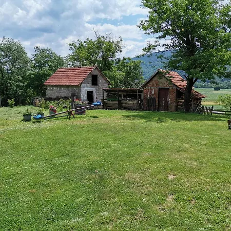 アパート породично газдинство вучићевић Porodicno Gazdinstvo Vucicevic *