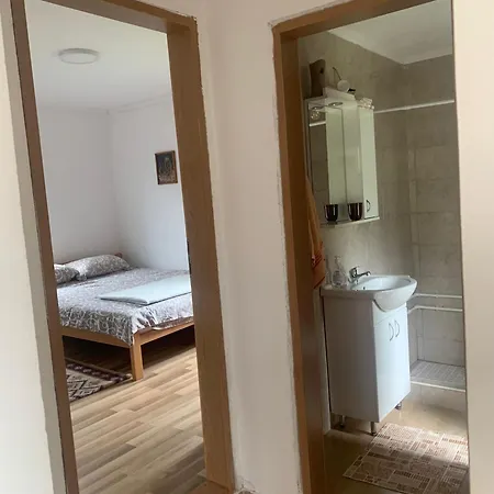 Apartman породично газдинство вучићевић Porodicno Gazdinstvo Vucicevic *